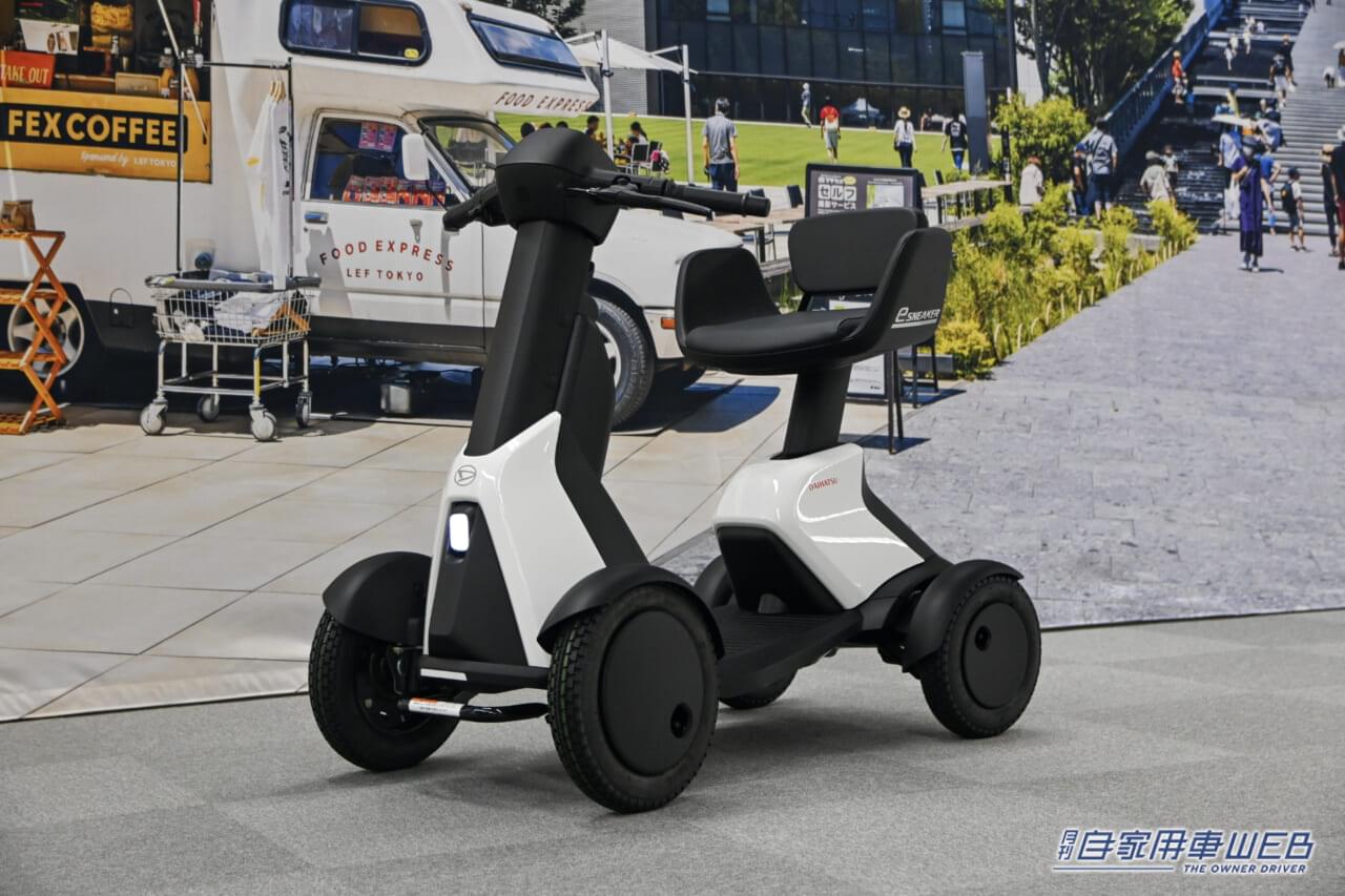 ダイハツが仕掛ける新戦略。「e-SNEAKER」でシニアカー市場に殴り込み【未来の歩行モビリティの実力は如何に?】