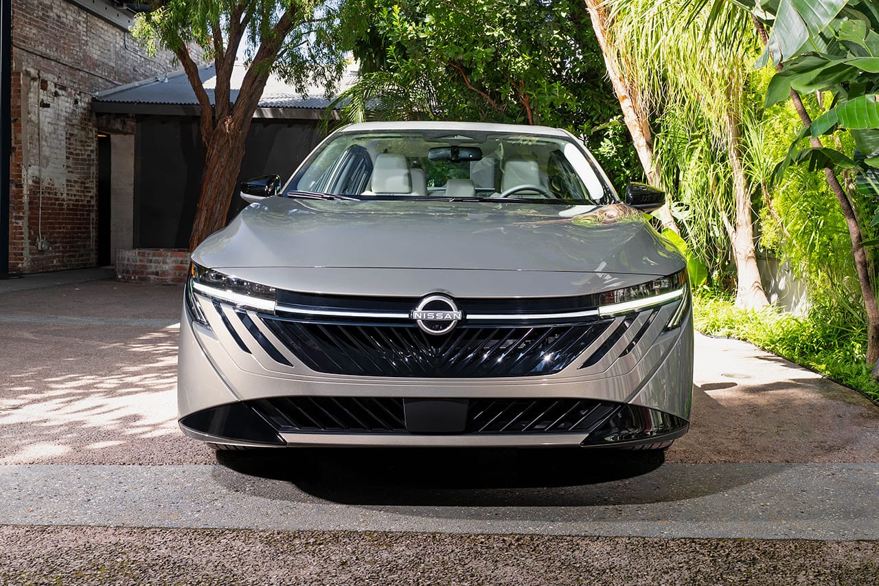 日産、北米で新型「セントラ」を発表【上質キャビンと先進装備で、最新世代にジャンプアップ】
