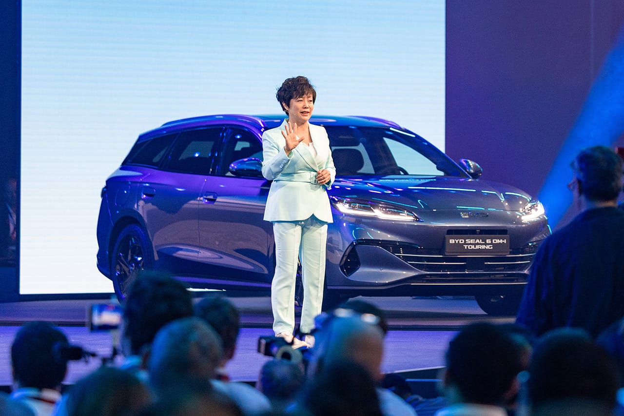 BYD、新ハイブリッド「SEAL 6 DM-i TOURING」を世界初披露