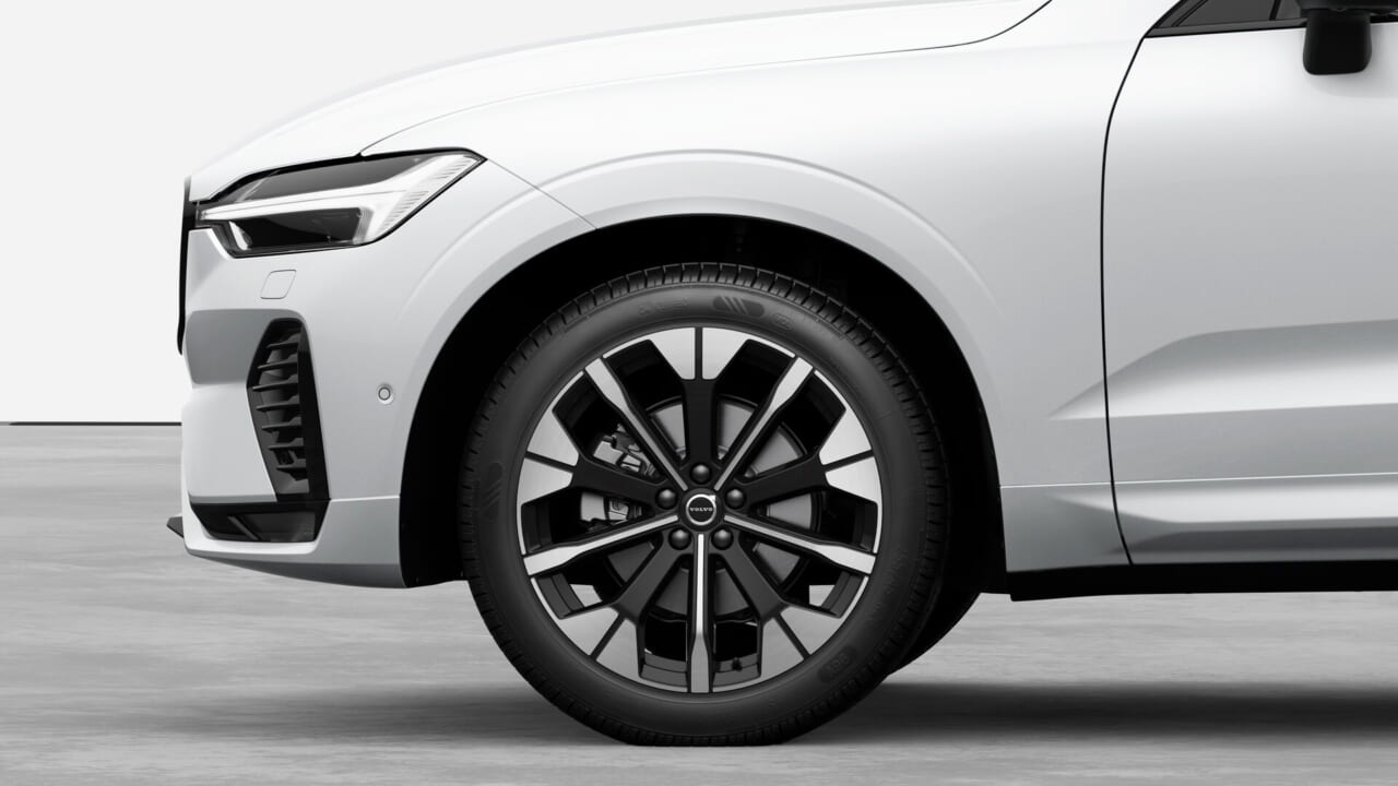 ｜精悍なダークエクステリアが与えられた、ボルボXC60が登場【XC60 Ultra B5 AWD Dark Edition、価格は889万円】