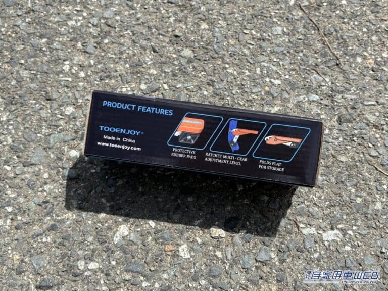 TOOENJOYのドアステップ103のパッケージの側面。|「えっ そんな活用法が…」あまり知られていないクルマの裏ワザ。「知らなかった」「これはマジで使える」