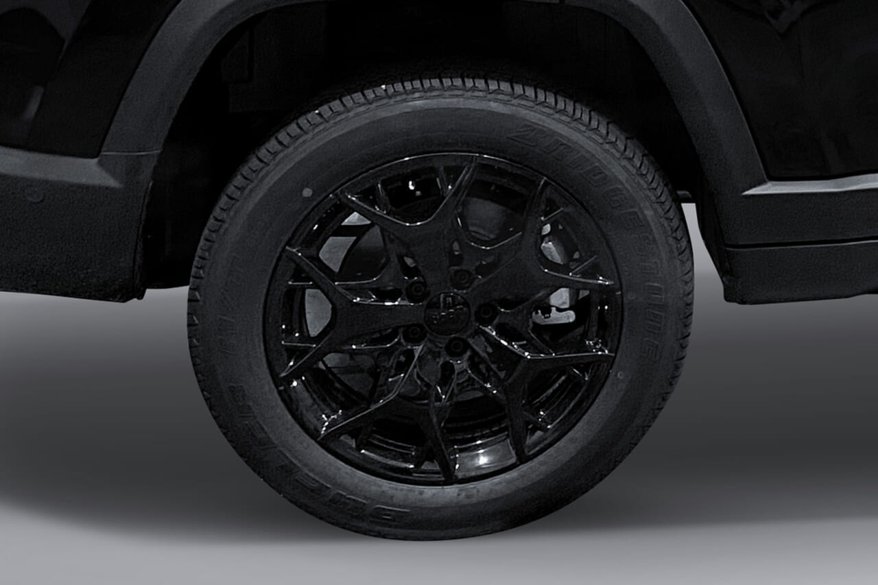 ｜ジープ伝統のデザインにモダンな要素を融合させた限定車「ジープ コマンダー トレイルエディション」発売