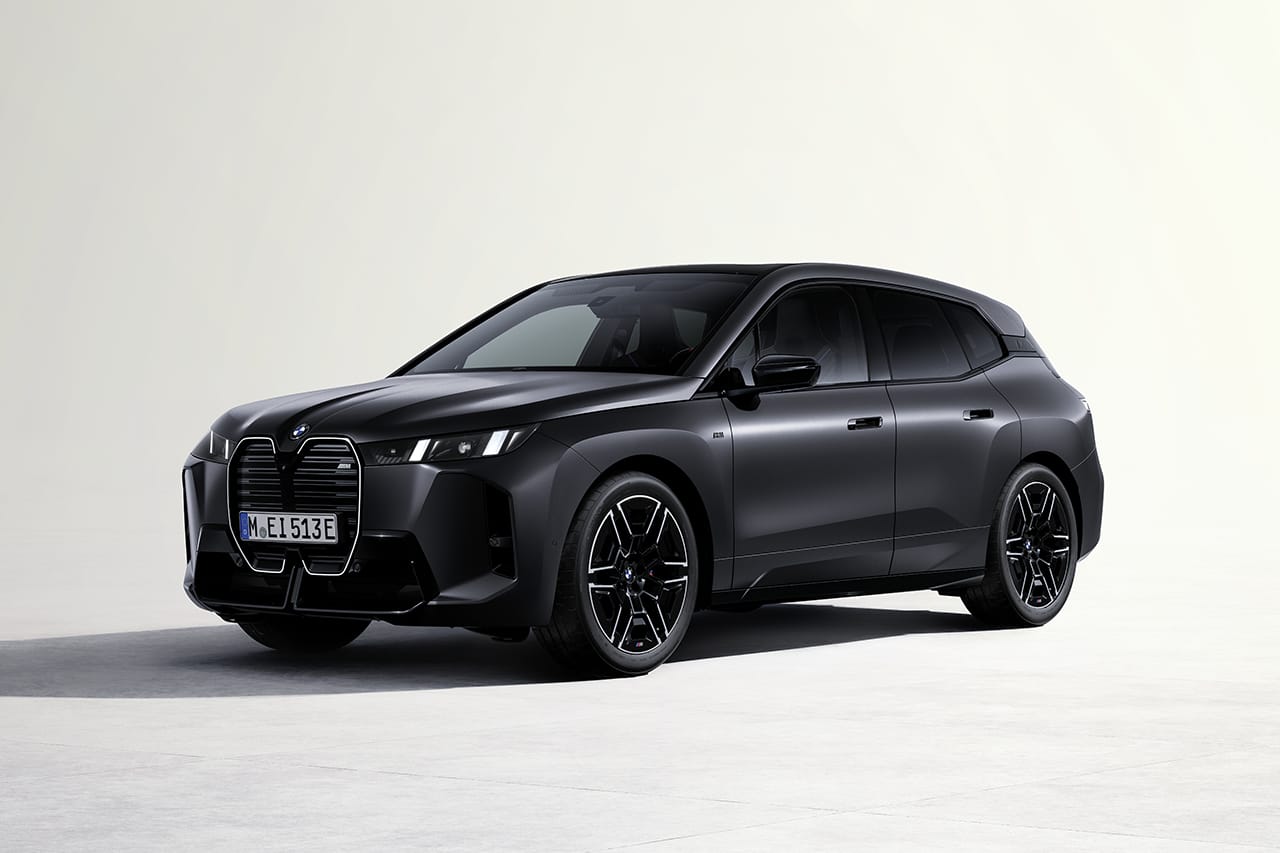 ｜BMWの電気自動車「iX」が一部改良でさらに進化【最長723kmの航続距離＆Mスポーツ・パッケージ追加】