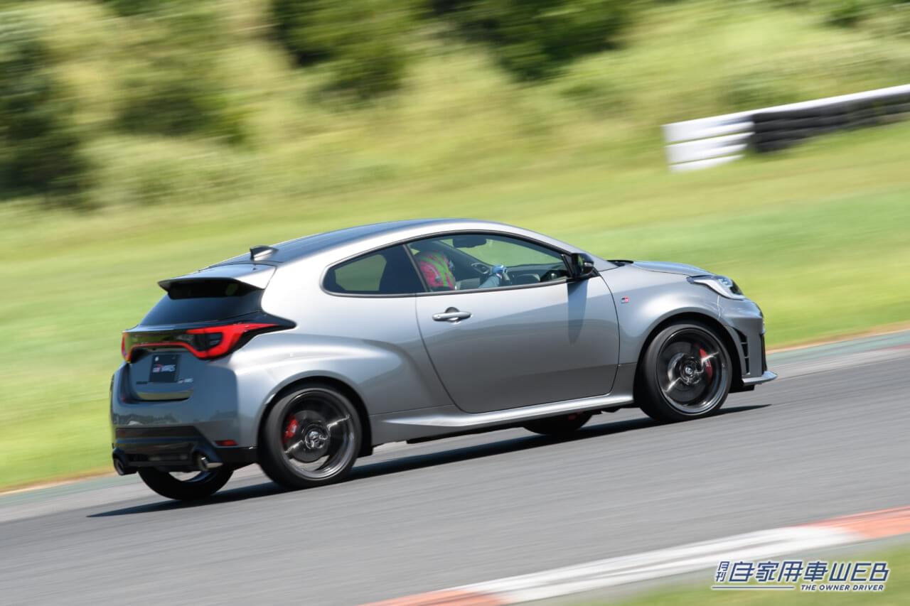 |戦闘力を大幅に向上させる「エアロパフォーマンスパッケージ」は、最新「25式」だけの特権にあらず。既存の「GRヤリス」オーナーも迷わず買うべき逸品だった