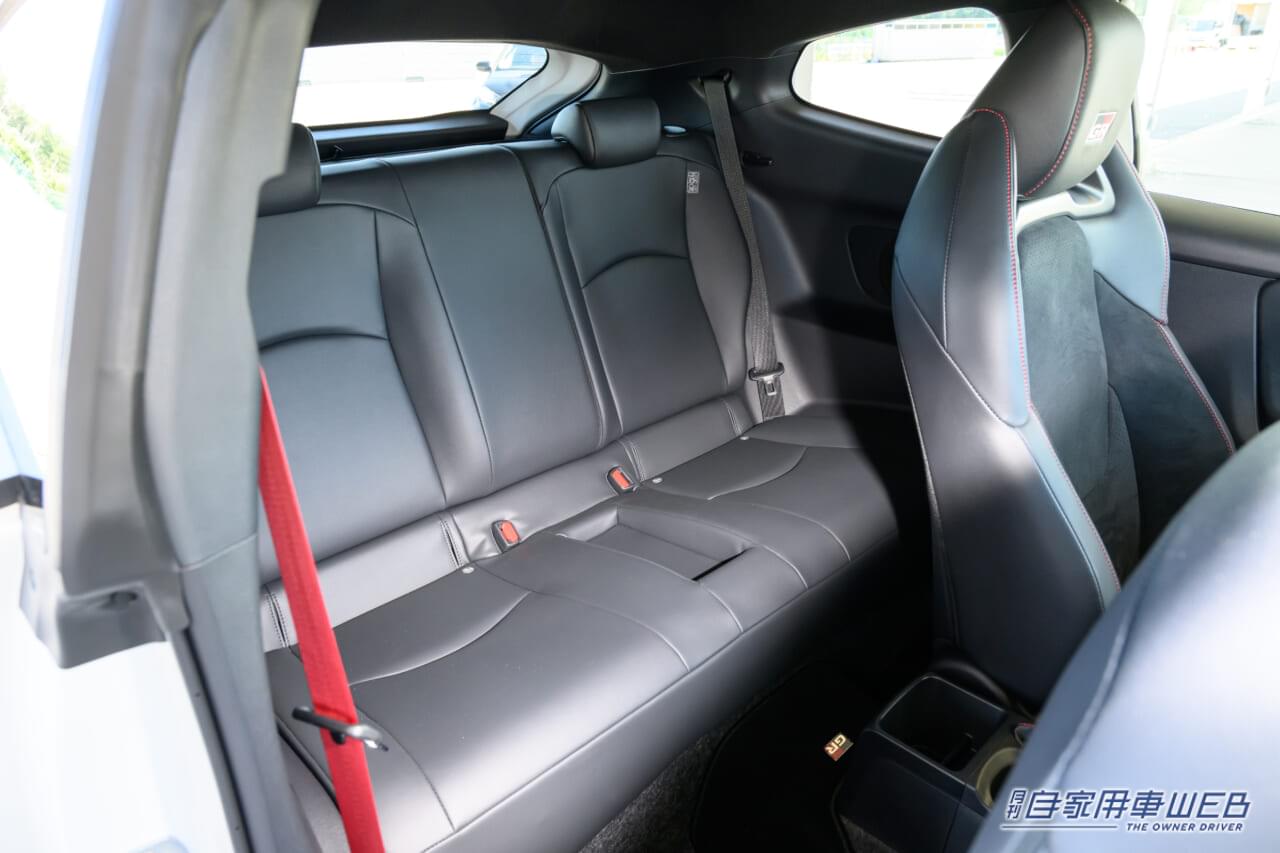 |戦闘力を大幅に向上させる「エアロパフォーマンスパッケージ」は、最新「25式」だけの特権にあらず。既存の「GRヤリス」オーナーも迷わず買うべき逸品だった