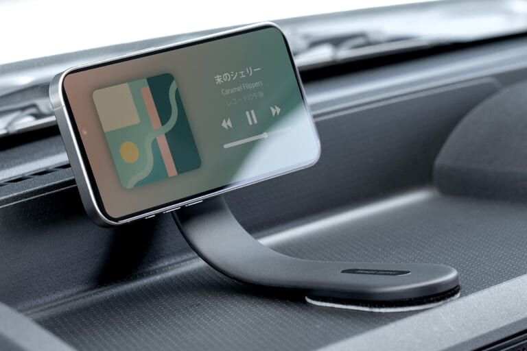 車載スマホホルダー「200-CAR121」（サンワサプライ）｜「ゴチャゴチャさせたくないんや…」シンプルデザインで車内スッキリ。片手でセット！なんと180°曲がるから自由度も高い！