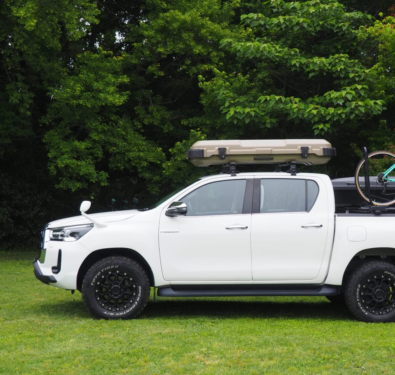 ｜「コレよく見るけど、何が入ってるの？」屋根の上の平べったいボックスの正体。「ああ、そうやって使うんだ？めっちゃ便利やん！」