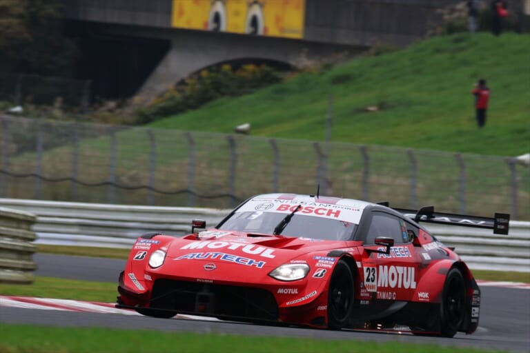 予選2番手の23号車MOTUL AUTECH Z|SUPER GT 第7戦オートポリスでHONDA CIVIC TYPE R-GTが初優勝!CIVIC TYPE R-GTラストイヤーに大金星!