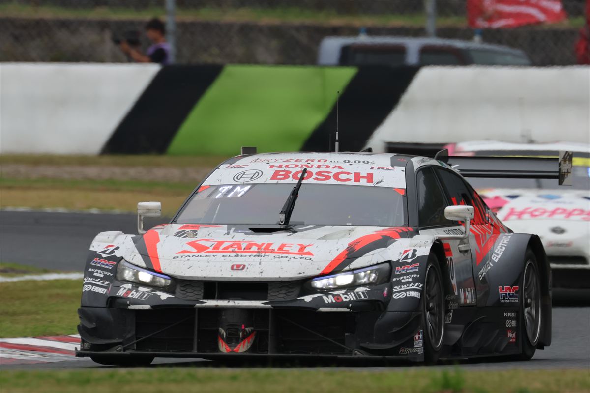 SUPER GT 第7戦オートポリスでHONDA CIVIC TYPE R-GTが初優勝!CIVIC TYPE R-GTラストイヤーに大金星!