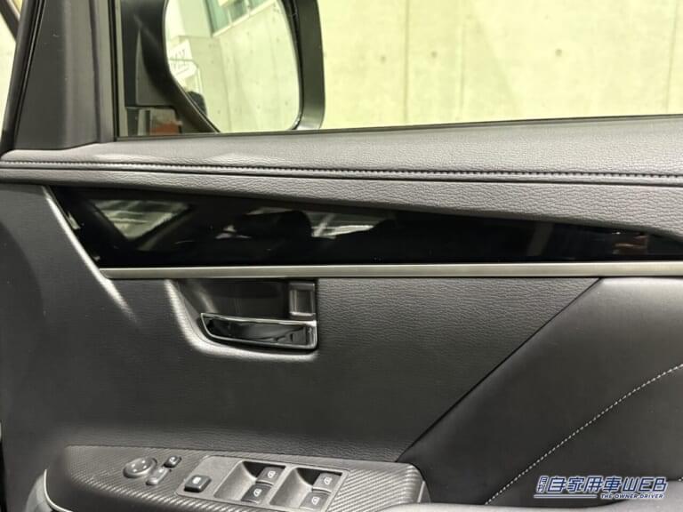 Weed仕様の三菱自動車、デリカD:5の車内｜「えっ…そこがスライドするの？」収納力がヤバい！ アイデア満載のプロの釣り師のカスタムカーを紹介！［三菱自動車 デリカD:5］