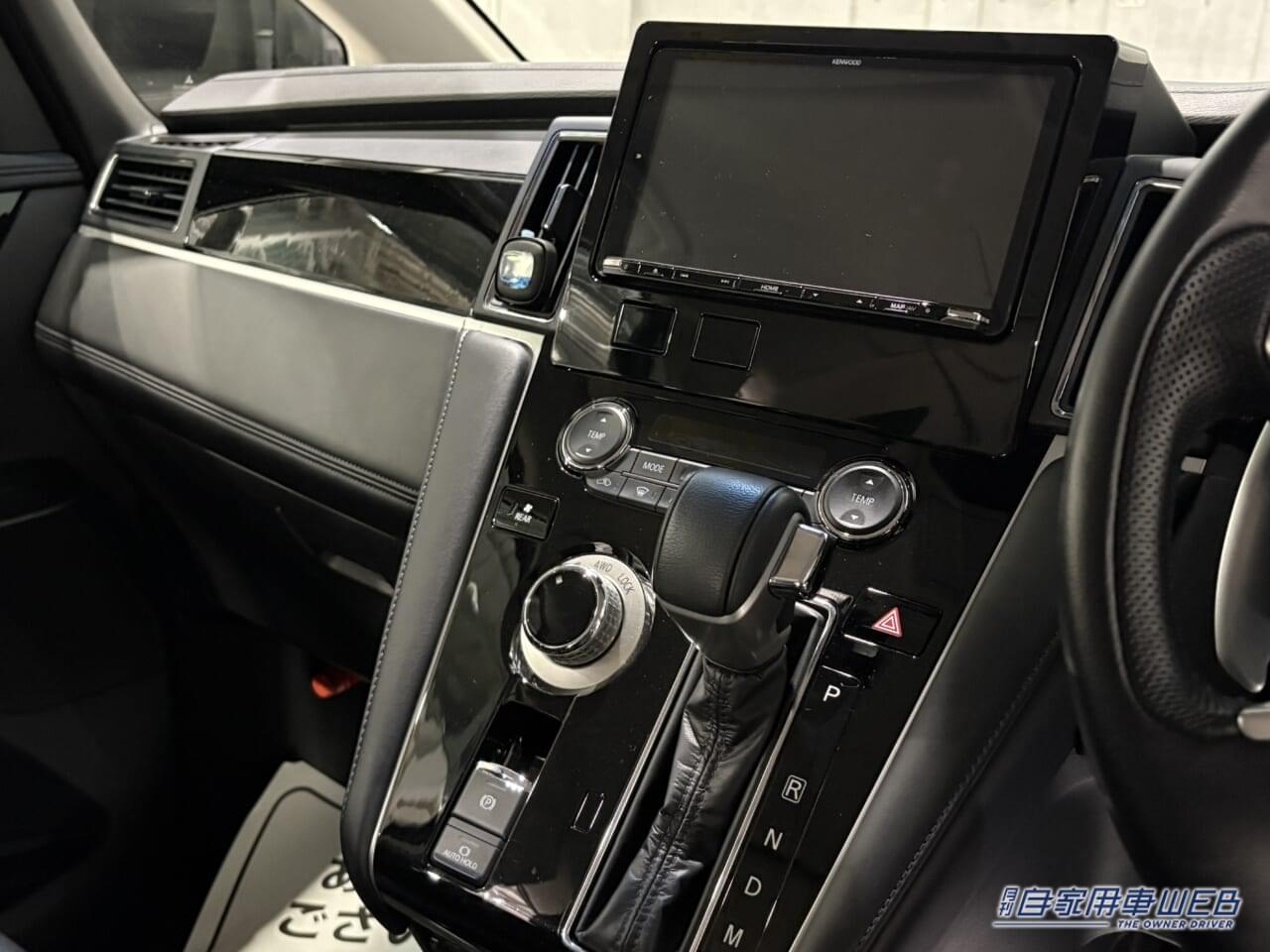 ｜「えっ…そこがスライドするの？」収納力がヤバい！ アイデア満載のプロの釣り師のカスタムカーを紹介！［三菱自動車 デリカD:5］