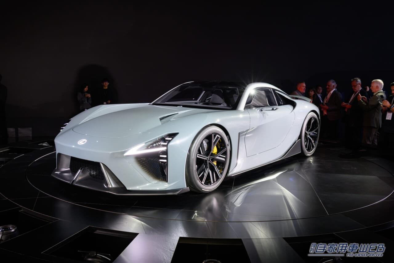 |レクサスが「LS」を再定義。「Luxury Space」へ大胆に進化 【6輪ミニバンを選んだ理由とは?】