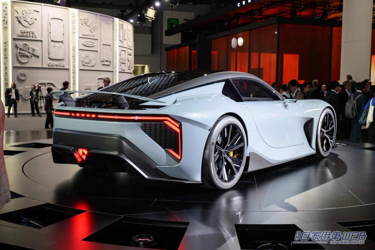 |レクサスが「LS」を再定義。「Luxury Space」へ大胆に進化 【6輪ミニバンを選んだ理由とは?】