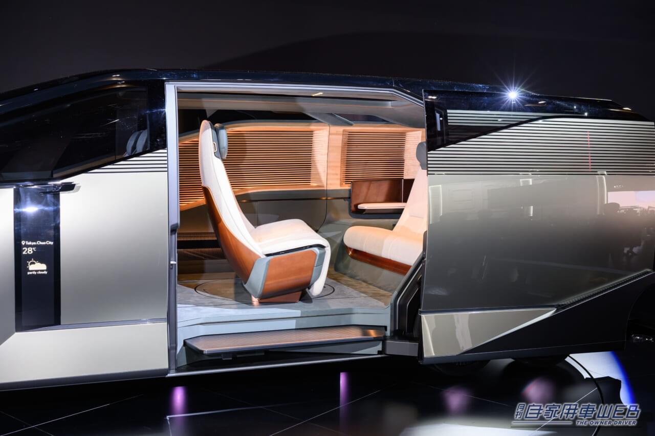 |レクサスが「LS」を再定義。「Luxury Space」へ大胆に進化 【6輪ミニバンを選んだ理由とは?】