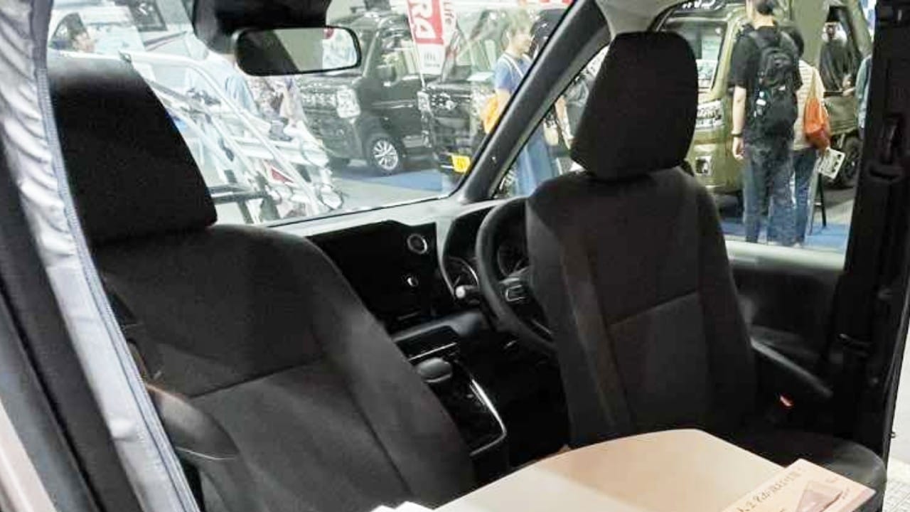 斬新すぎるトヨタ・ミニバン「新幹線みたい」「凄いぞコレは…」キャンプブームの次は“車中リビング”。街乗OK!週末はキャンピングカーになる2倍楽しめるミニバン。