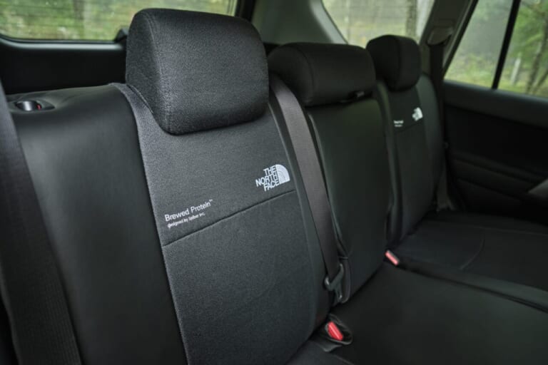 トヨタ ランドクルーザー プラド「ニュースケープ」［コーデバイ］ の車内、後部座先｜「えっ…待って、めっちゃカッコいい」ノースフェイスとコラボしたトヨタのランドクルーザープラドが登場！ 超絶イケてるデザインと新色を公開