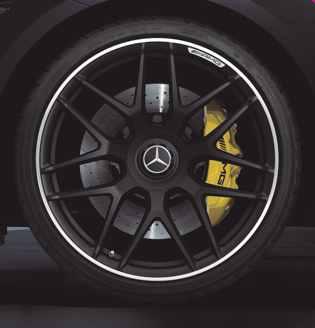 |メルセデスAMG GT 4ドアクーペ、有終の美を飾る「Final Edition」 注文受付を開始