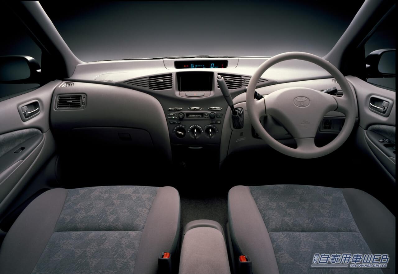 ｜「赤字覚悟」で世界初の技術を大衆車に搭載。初代プリウスは、なぜ破格の215万円で売ることができたのか？