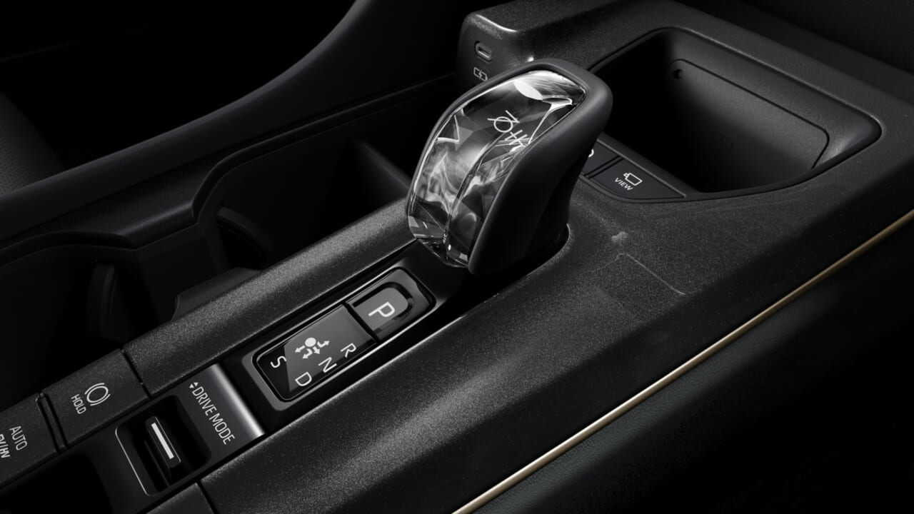 ｜【クラウン誕生70周年記念】エステートに特別仕様車「THE 70th」登場