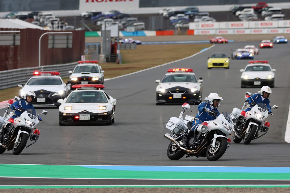 |SUPER GT 最終戦でau TOM’S GR Supraが優勝でチャンプ決定!坪井選手は前人未到の3連覇達成!!