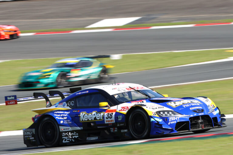 第2戦富士でポール・トゥ・ウィンとなったKeePer CERUMO GR Supra|SUPER GT 最終戦でau TOM’S GR Supraが優勝でチャンプ決定!坪井選手は前人未到の3連覇達成!!
