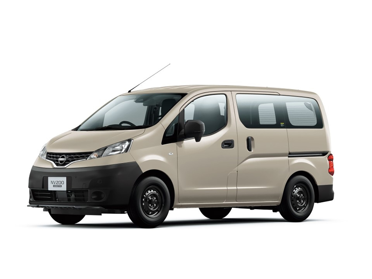 日産、NV200バネットを一部仕様向上を実施【キャンパー心をくすぐるアウトドアブラックエディションも追加】