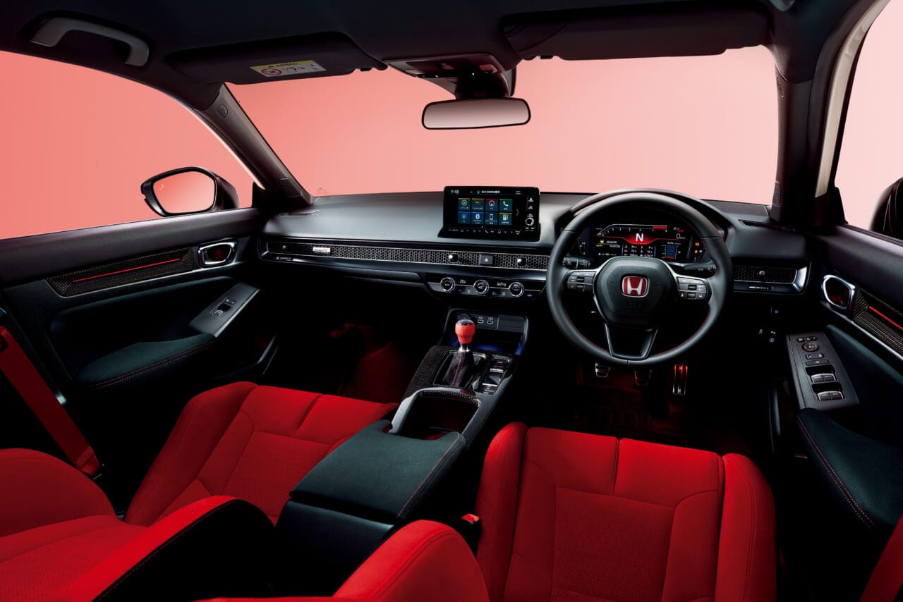 ｜【現行シビックタイプR】しっとり手触りの本革ステアリングホイール、純正オプションとして登場