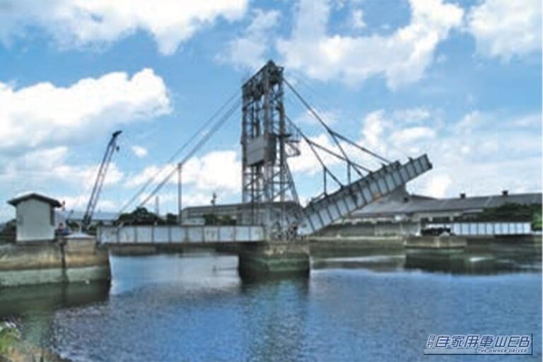 稼働中の末広橋梁｜「えっウソでしょ？」「その発想はなかった…」日本唯一の橋。意外過ぎる機能で思わず見入ってしまうレベル。さすが、国定重要文化財に指定されるだけはある。