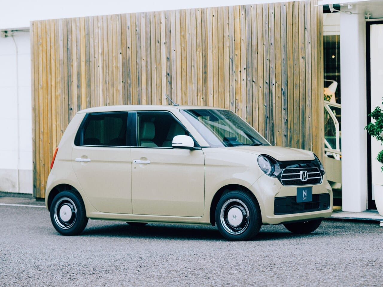 ｜ホンダが「N-ONE」を一部改良。特仕「CRAFT STYLE」を設定し、「RS」を6MT専用に