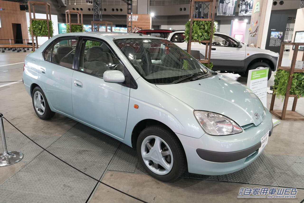 |「赤字覚悟」で世界初の技術を大衆車に搭載。初代プリウスは、なぜ破格の215万円で売ることができたのか?