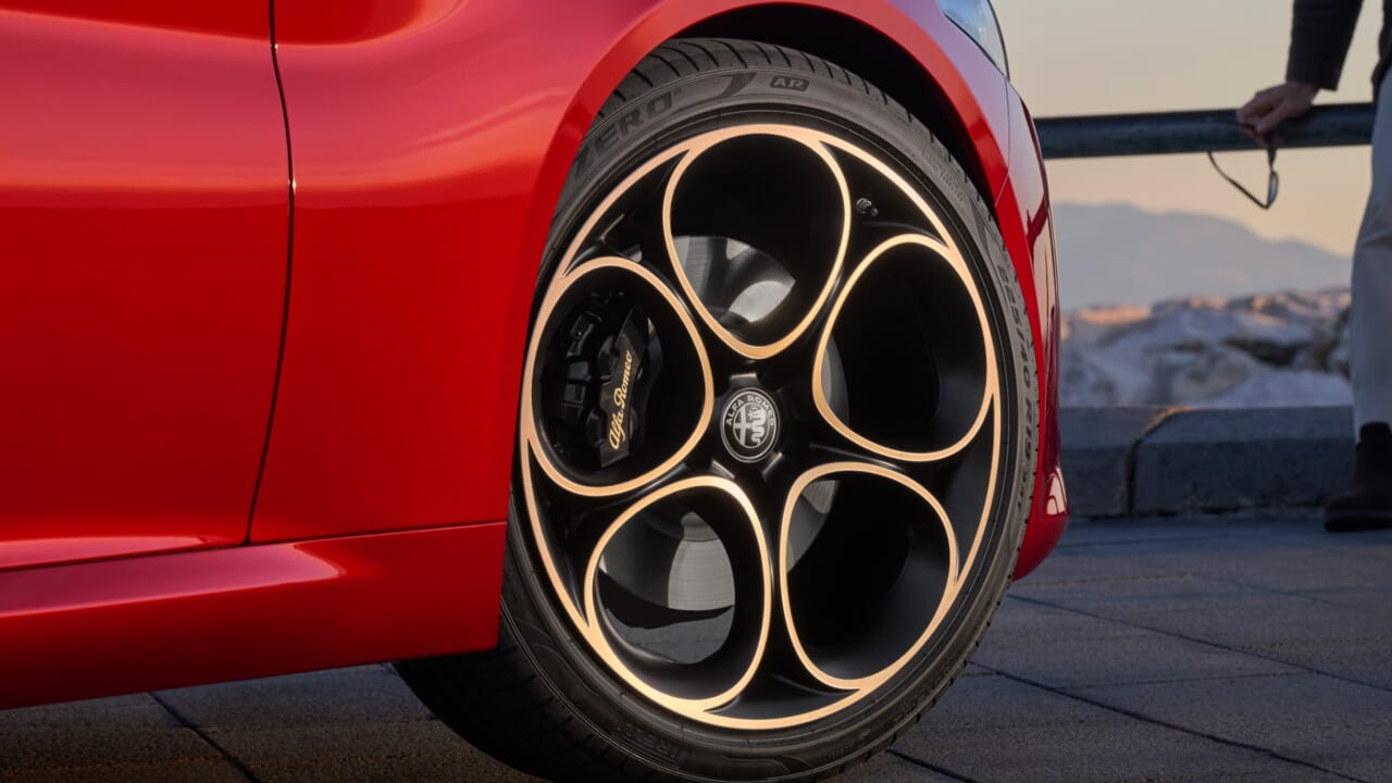 ｜アルファ ロメオ・ジュリア＆ステルヴィオに、限定車「INTENSA」シリーズ発売