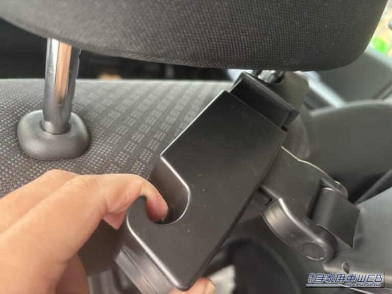 クラフトワークスのヘッドレストの取り付け方法｜「劇的に向上した…」簡単装着で愛車が激変。これからの季節は特に有効。「マジで買ってよかった…。コレはもう手放せませんわ」