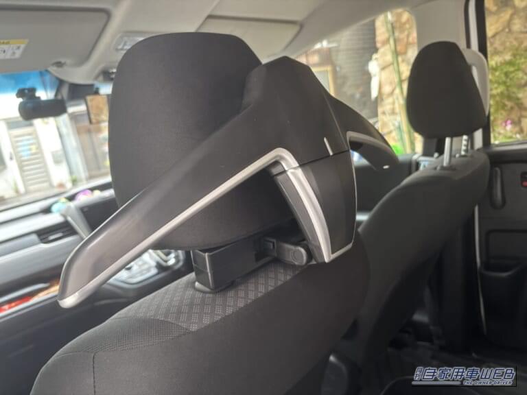 クラフトワークスのヘッドレストを実際に取り付けた状態｜「劇的に向上した…」簡単装着で愛車が激変。これからの季節は特に有効。「マジで買ってよかった…。コレはもう手放せませんわ」