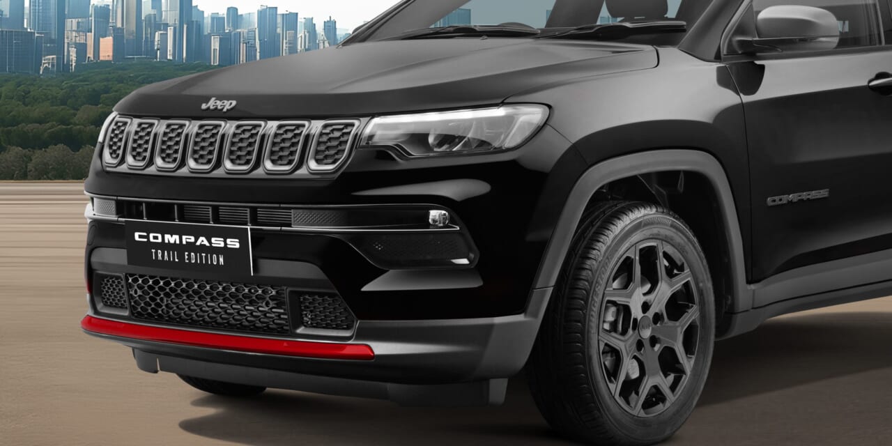 |内外装にレッドアクセントをプラスした限定モデル「ジープ コンパス トレイルエディション」発売