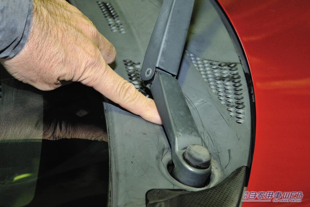 ｜「こんなに艶が出てる！」これは驚き‼︎  古びて白濁した樹脂パーツがこんな簡単にツヤが復活⁉︎