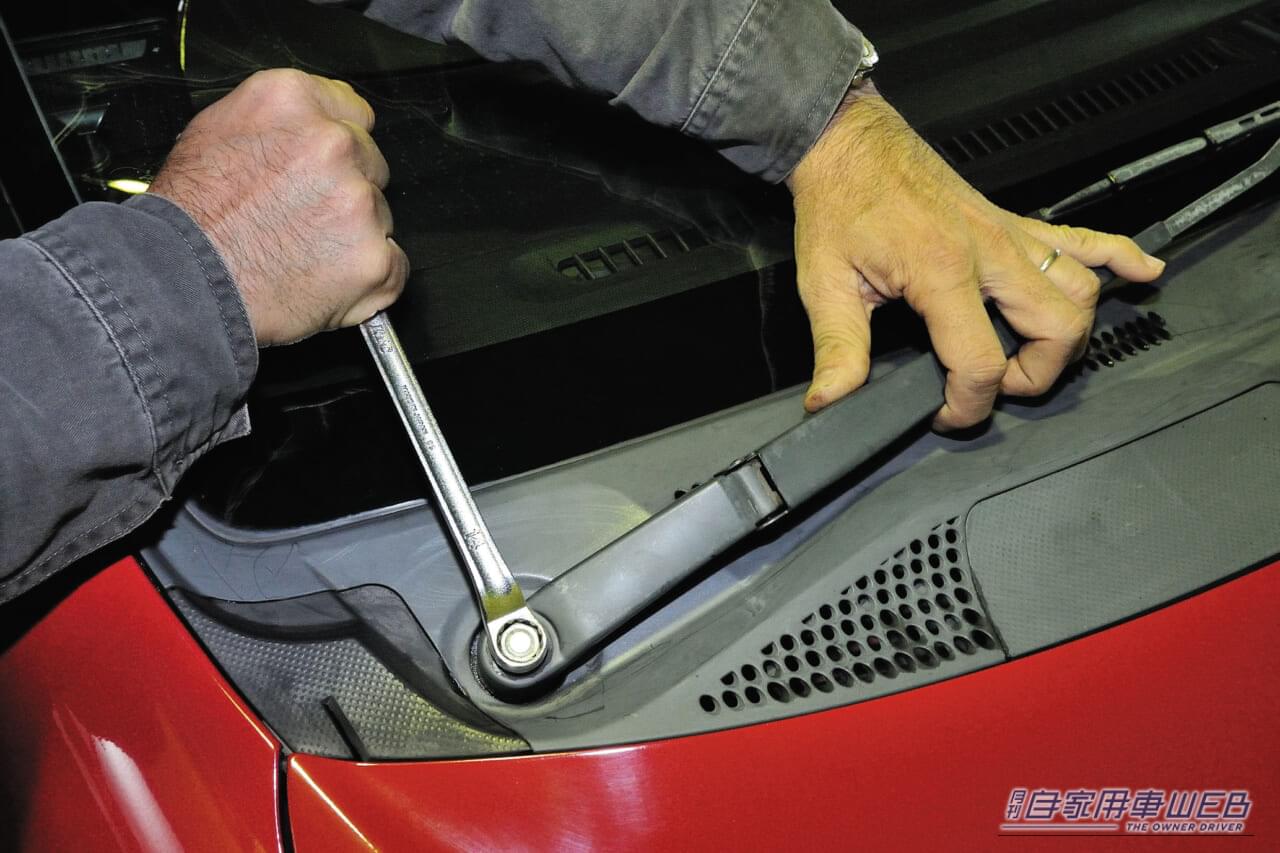 |「こんなに艶が出てる!」これは驚き‼︎ 古びて白濁した樹脂パーツがこんな簡単にツヤが復活⁉︎