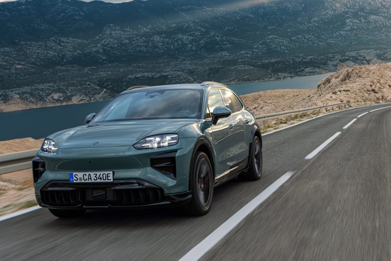 驚愕の加速性能は2.5秒!史上最強カイエンが国内デビュー【新型カイエン・ターボ・エレクトリック】