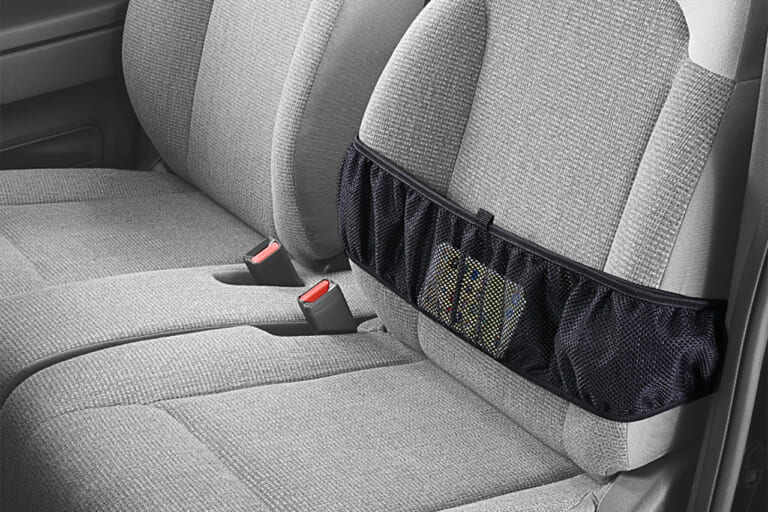 カーメイトのCZ502 座席につける荷物固定ネット｜「そうやって使うんだ？」「確かに理にかなってる…」あらゆる車種に対応。すぐに取り付けたいアイデア カーグッズを紹介