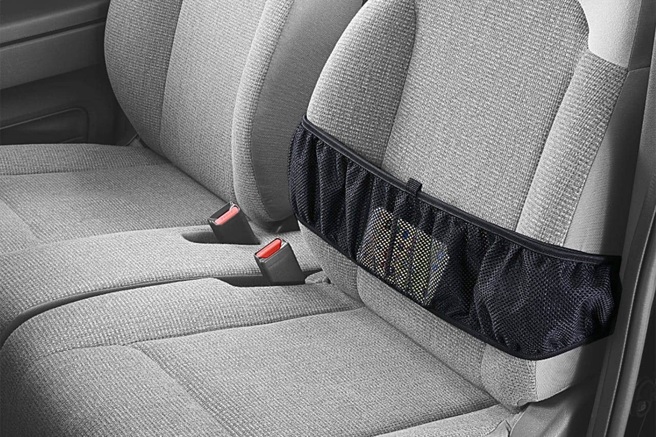 カーメイトのCZ502 座席につける荷物固定ネット|「そうやって使うんだ?」「確かに理にかなってる…」あらゆる車種に対応。すぐに取り付けたいアイデア カーグッズを紹介