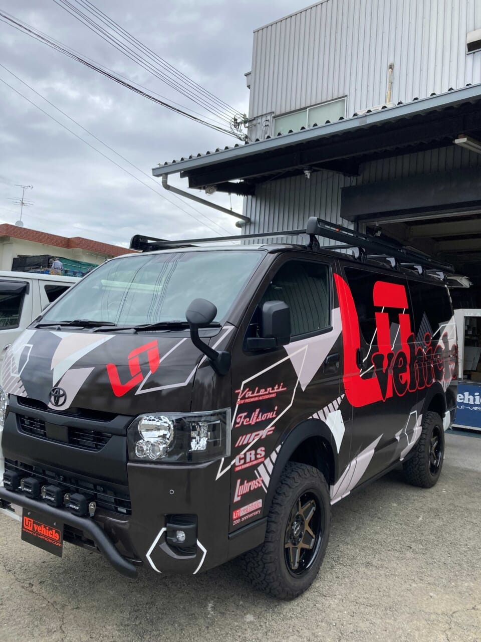 |「これは卑怯…好きに決まってる」趣味全開な大人にブッ刺さる、ワイルドなデザイン。釣り人が釣られる超絶特化型キャンピングカー。