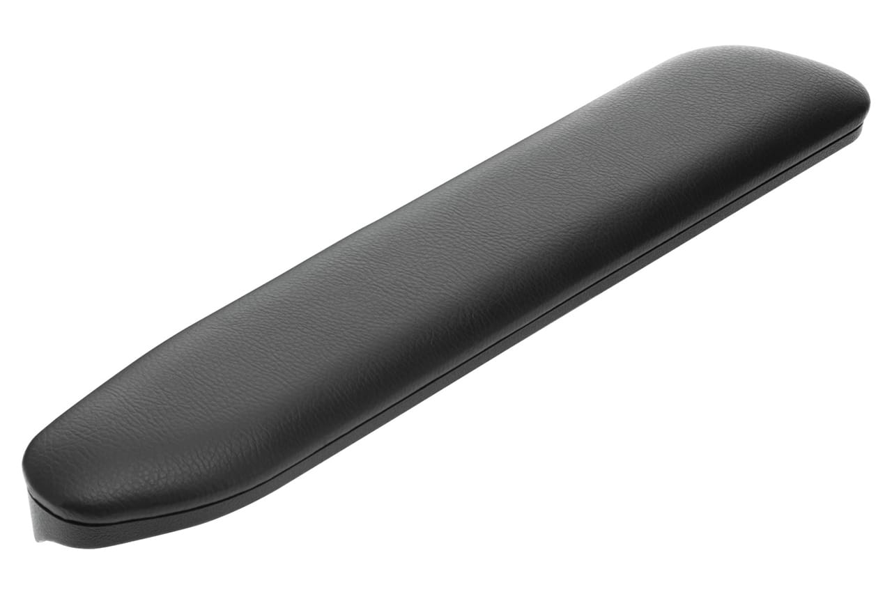 カーメイトの「ジムニー専用ドアアームレスト」。|「これは知らなかった…」ドライバーだけでなく同乗者にも恩恵。クルマのドアグリップの意外な活用方法。