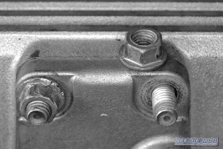 メガネレンチでナットを外す｜「マジで外れた…」「これは試したい」固く締まったナットの対処法。誰でもすぐに実践可能なテクニックを紹介。