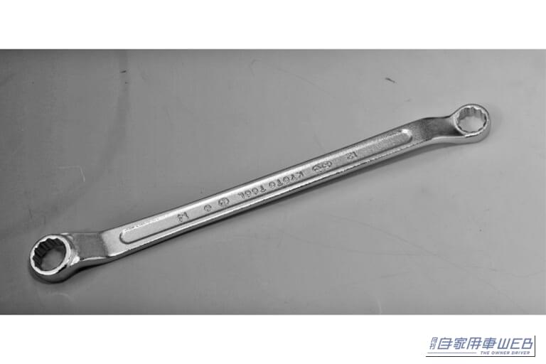 メガネレンチ｜「マジで外れた…」「これは試したい」固く締まったナットの対処法。誰でもすぐに実践可能なテクニックを紹介。