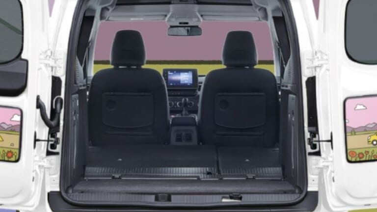 「デッドスペースが激変」「その使い方があったか…」シンプルな車内空間にメリハリをつける。デザインは10種類、ダブルバックドアが大変身。