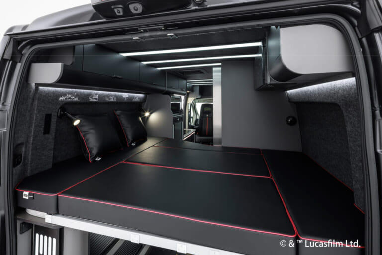 DA VINCI 6.0〈STAR WARS〉EDITIONのリアベッド｜「車内がヤバい」「スゴすぎだろ…」超有名SF映画を再現したキャンピングカー！ クオリティがとんでもないレベルだと話題に。
