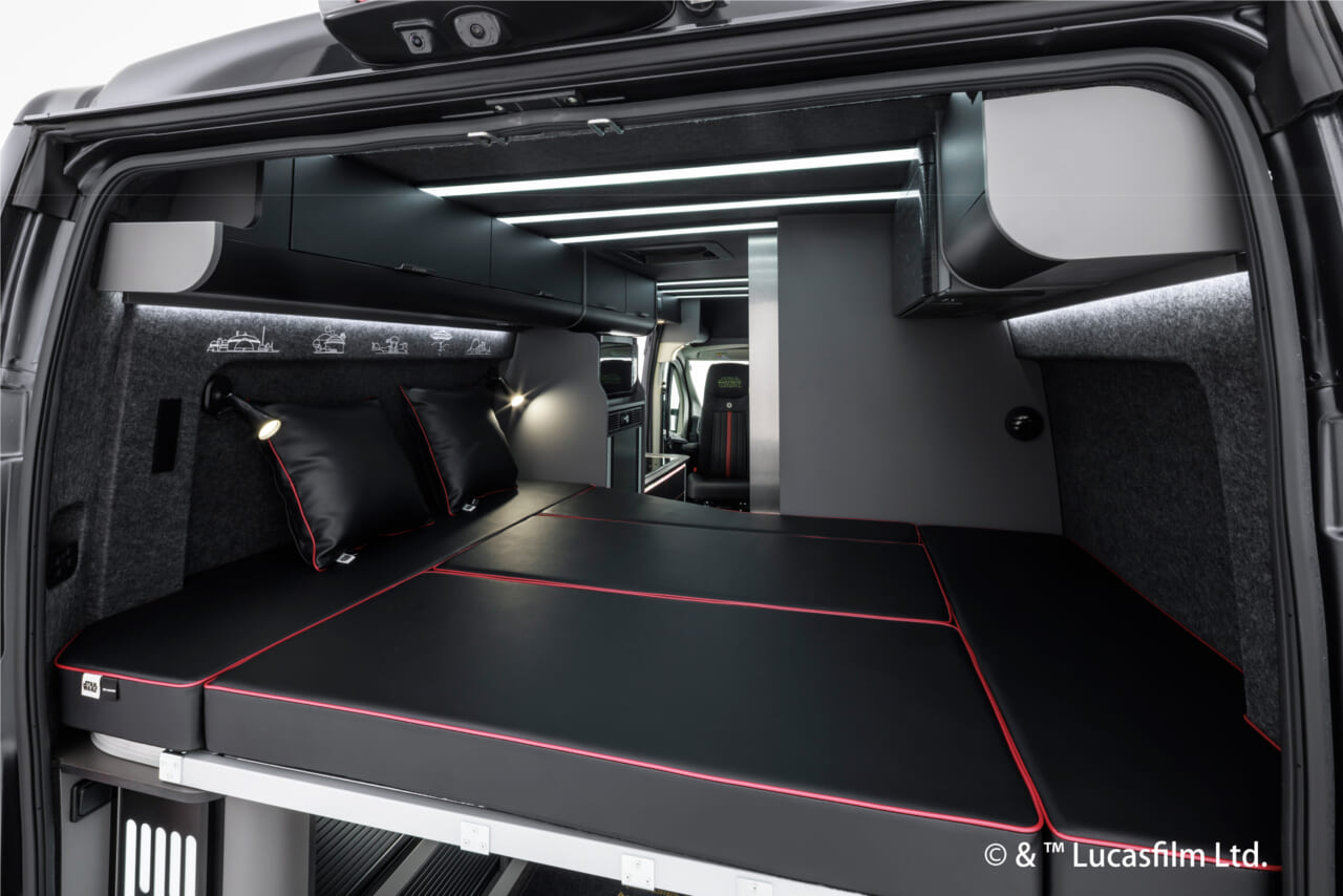 DA VINCI 6.0〈STAR WARS〉EDITIONのリアベッド|「車内がヤバい」「スゴすぎだろ…」超有名SF映画を再現したキャンピングカー! クオリティがとんでもないレベルだと話題に。