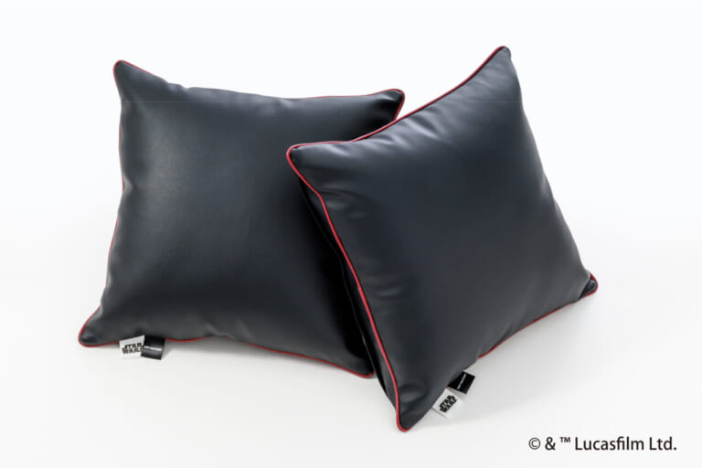 DA VINCI 6.0〈STAR WARS〉EDITIONのクッション｜「車内がヤバい」「スゴすぎだろ…」超有名SF映画を再現したキャンピングカー！ クオリティがとんでもないレベルだと話題に。