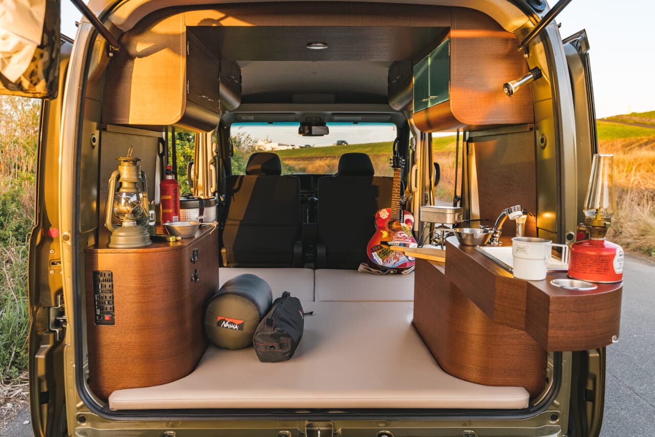 |「この軽自動車…ちょっとズルい…」利便性と本格的な装備で大活躍。ガンメタ塗装が胸を打つ、最短1ヶ月納車は涙が出るほど嬉しい。