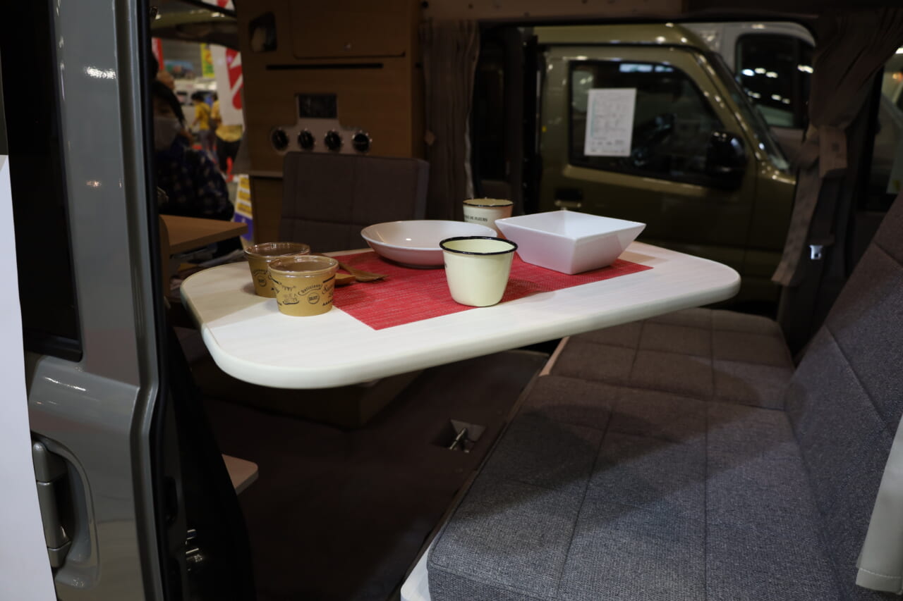 ｜「軽とは思えない」チープさ排除でブッ刺さる、まるで走るタイニーハウス。普通に手の届く価格帯が嬉しい軽キャンパー。