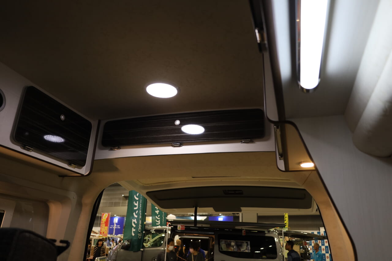 |トヨタ車「衝撃の広さに感服」サイズ選びの新基準、ありそうでなかった珠玉の一台。経済的にクルマ旅。駐車場にも困らない。